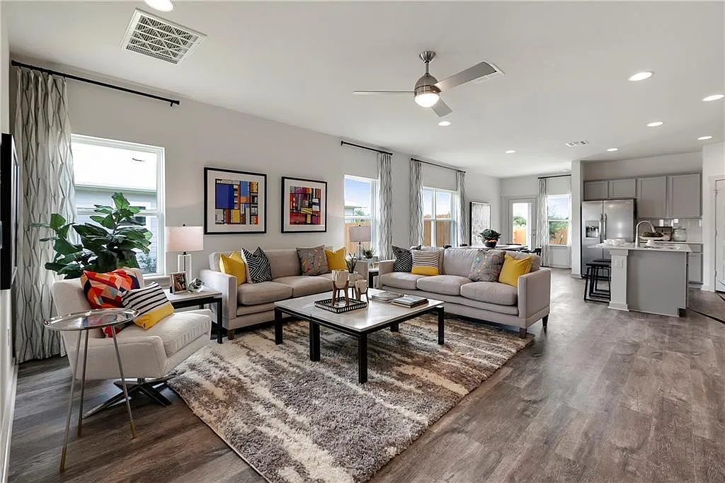 4 bed, 3.0 bath, 2322 sqft, $2,395 — Photo 4