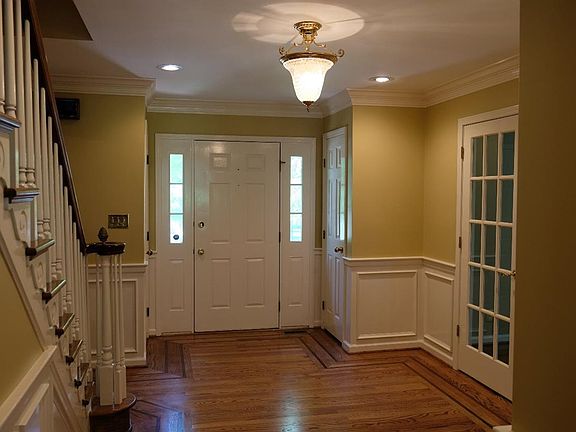 3rd image of 240 Stourbridge Ct