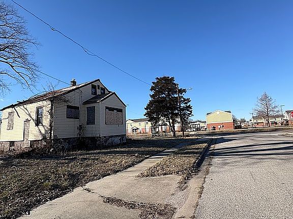 3rd image of 4320 Bunkum Rd