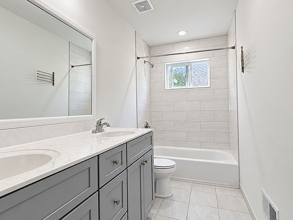 2nd image of 501 Gower St #2
