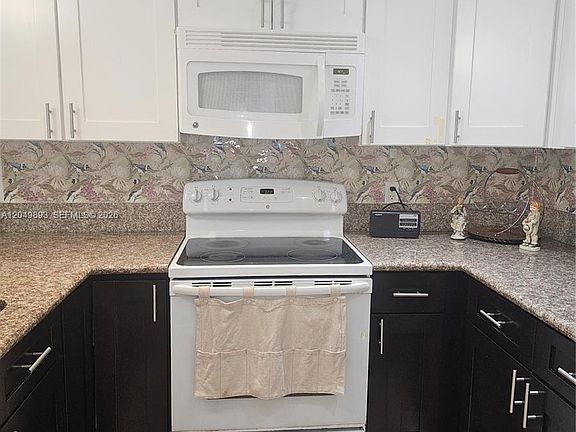 5th image of 20400 W Country Club Dr APT 204