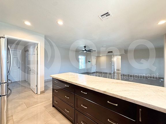5th image of 1201 W Utopia Rd