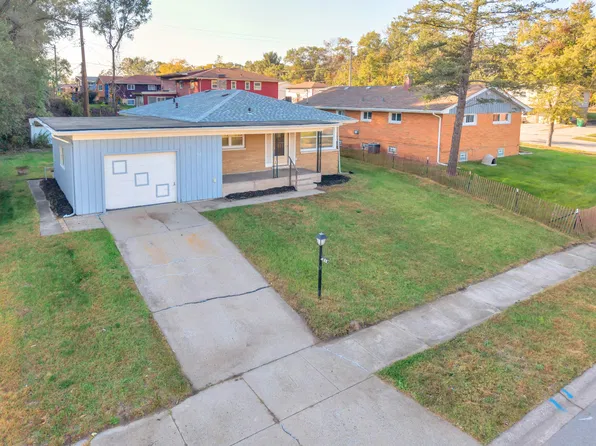 560 N Tippecanoe Pl, Gary, IN 46403