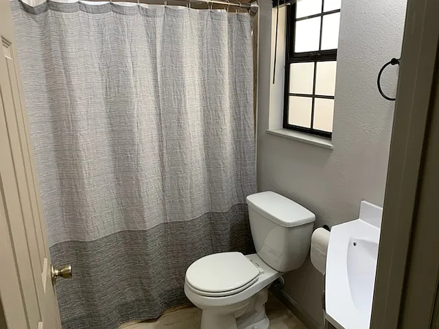1412 E South St #3 — Photo 7