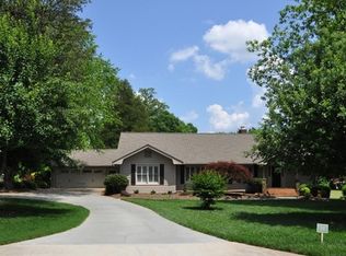 25 Apple Orchard Ln, Lake Wylie, SC 29710