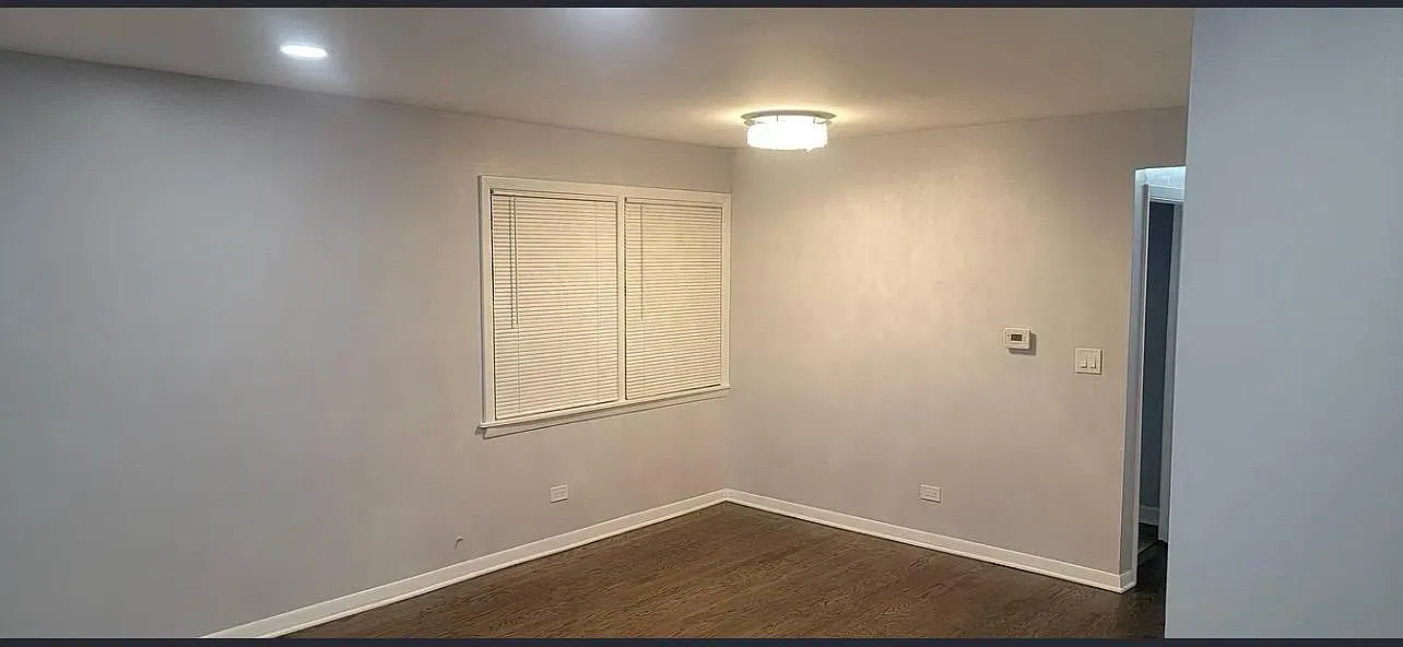 3 bed, 1.5 bath, 1300 sqft, $2,400 — Photo 3