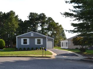 18 Kinkora Ct E, Toms River, NJ 08757
