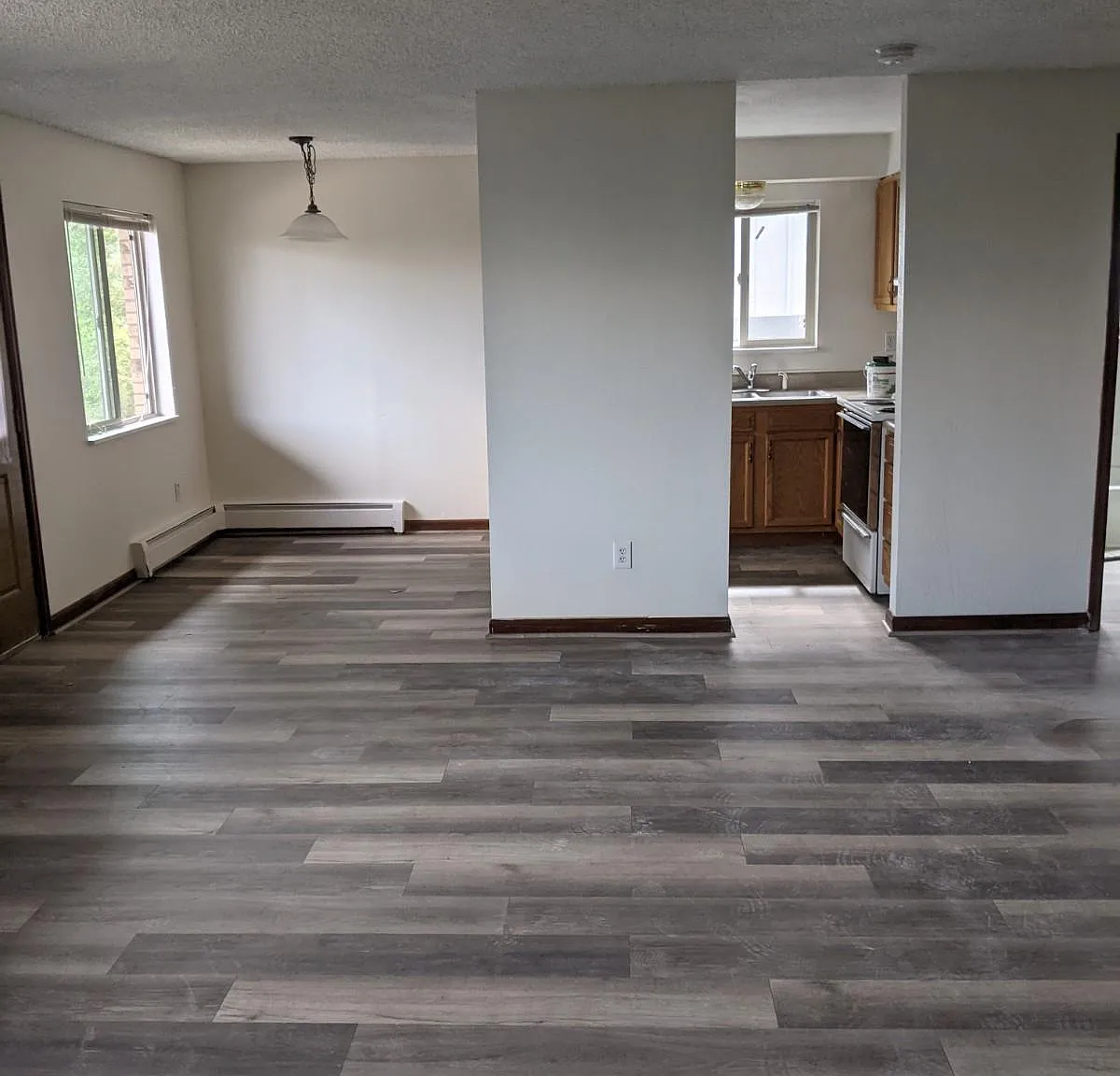 2 bed, 950 sqft, $1,550 — Photo 2
