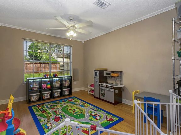 5th image of 2314 Cunningham Dr
