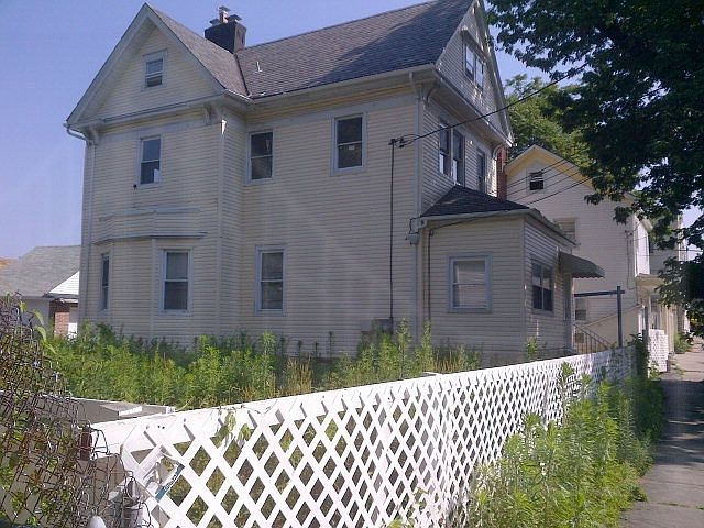 2nd image of 12 Short St