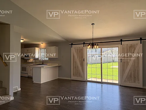 700-702 Mollies Way Photo 1