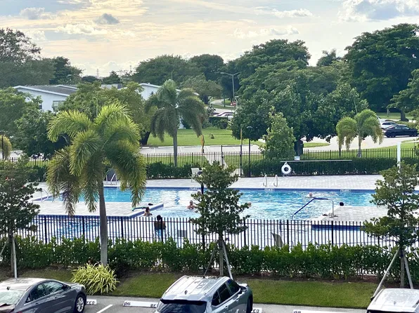 27 Richmond Cres #D, Deerfield Beach, FL 33442
