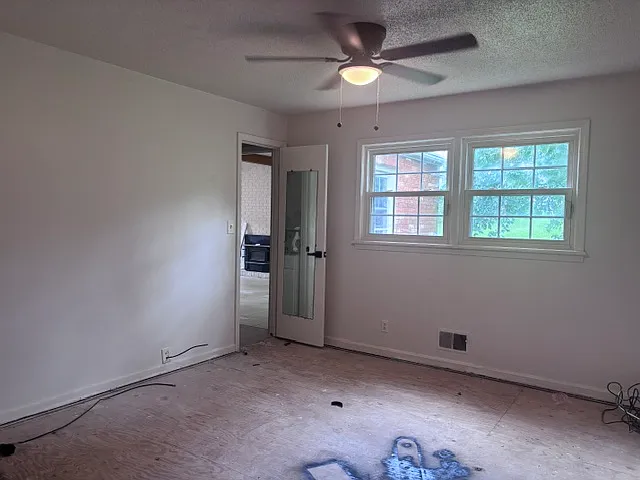 8901 Collingwood Rd — Photo 13