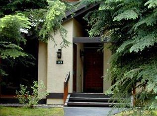 121 Willis Pl APT 113, Beaver Creek, CO 81620
