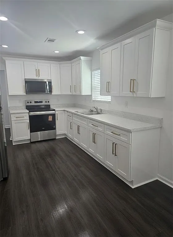 2 bed, 1.0 bath, 778 sqft, $1,695 — Photo 3