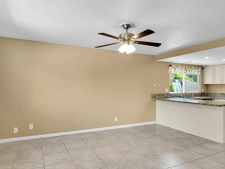853 Hale Ct — Photo 8