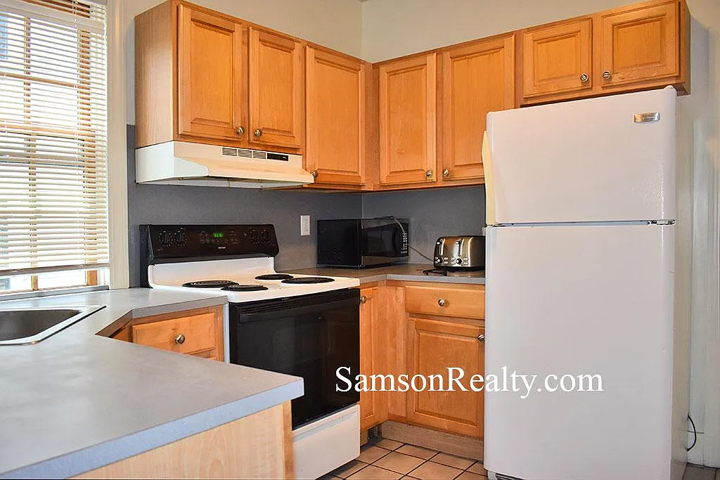 4 bed, 1500 sqft, $4,150 — Photo 3