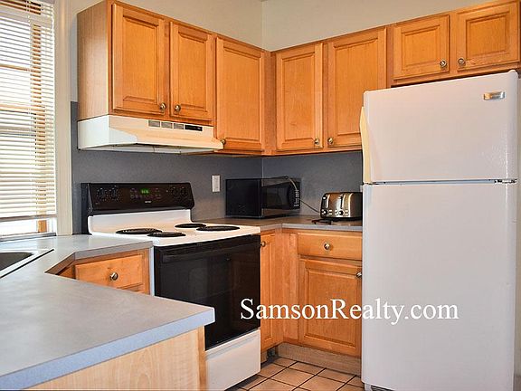 3rd image of 298 Hope St #2