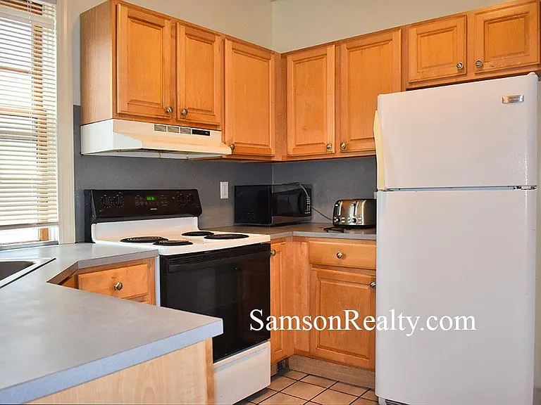 298 Hope St #2 — Photo 3