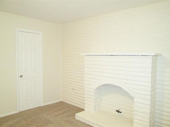 3rd image of 240 Hallmark Dr W