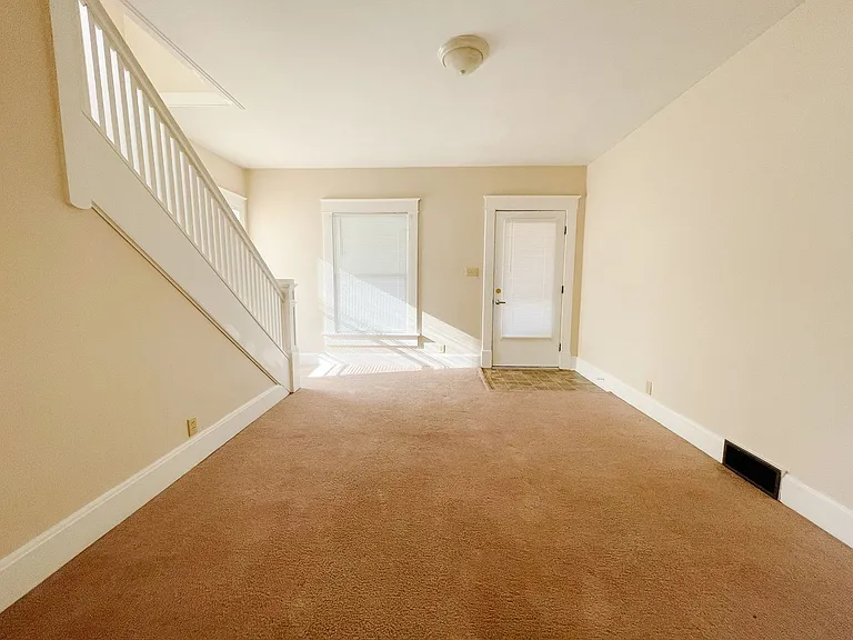 940 S 15th St — Photo 14