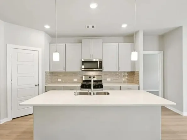 12015 Hail Harbor Dr, Mont Belvieu, TX 77523