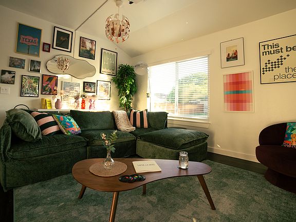 5th image of 15030 Lantern Dr