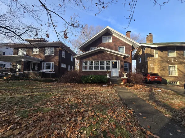 1416 N Clinton Blvd, Bloomington, IL 61701