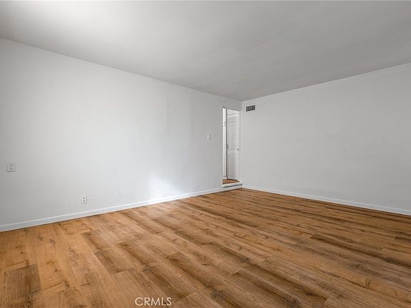 2nd image of 10326 Vassar Ave #10326