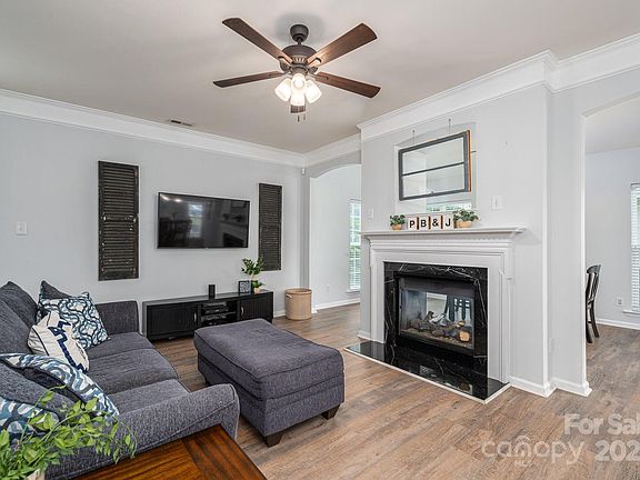5th image of 7905 Sedgebrook Dr E