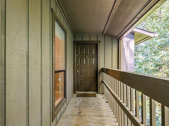 2nd image of 318 Smokerise Cir SE