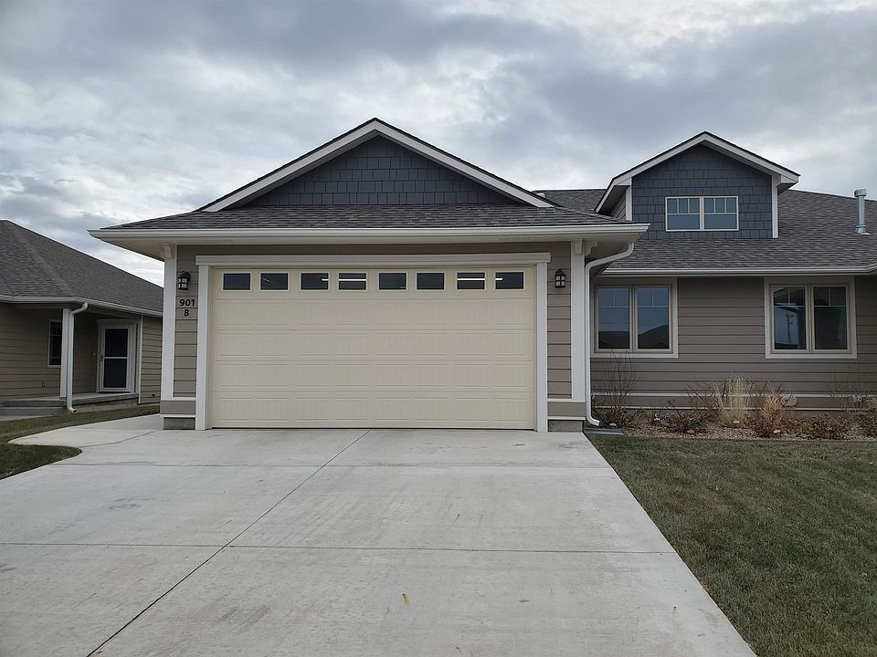 1st image of 901 Sunrise Ct #B