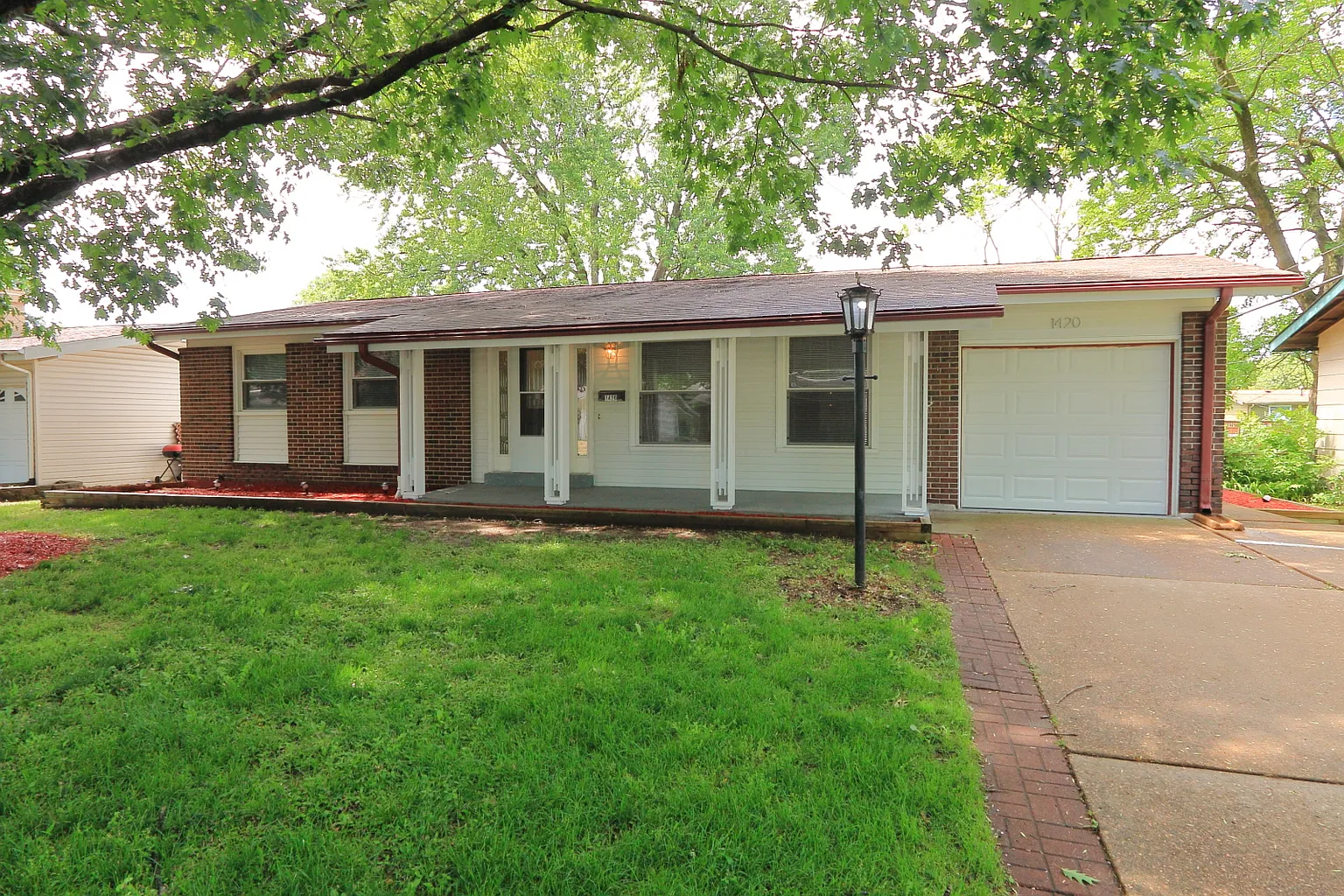 1420 Leisure Dr photo 1