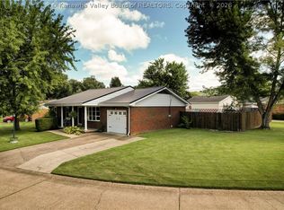 135 Seneca Cir, Winfield, WV 25213