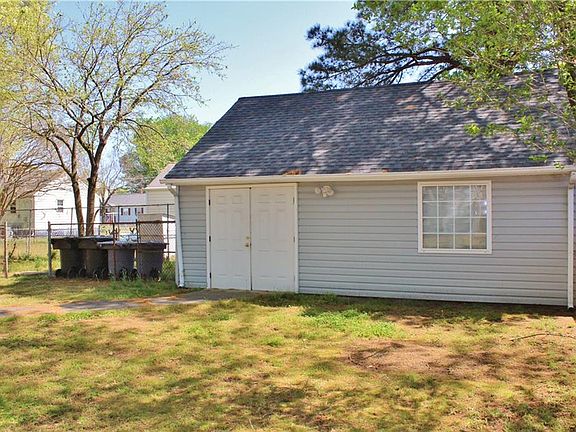 5th image of 420 Catalpa Ave #A