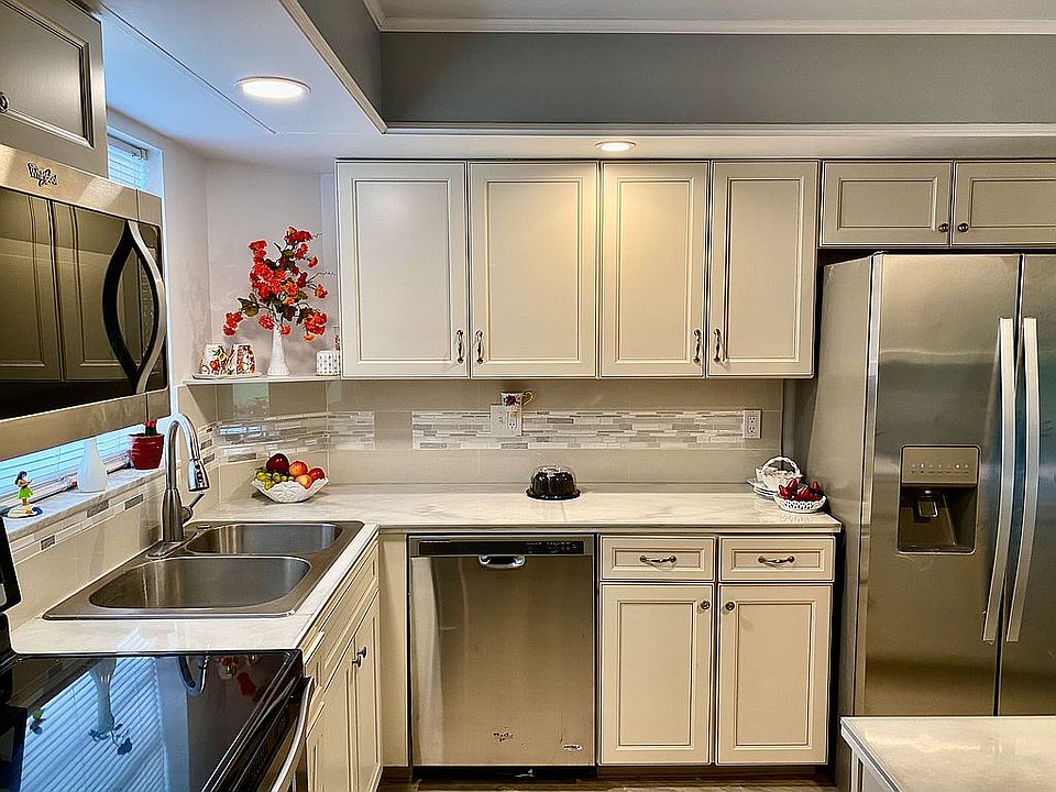 1st image of 18081 SE Country Club Dr APT 12-113