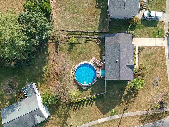 5th image of 7 Otter Dr