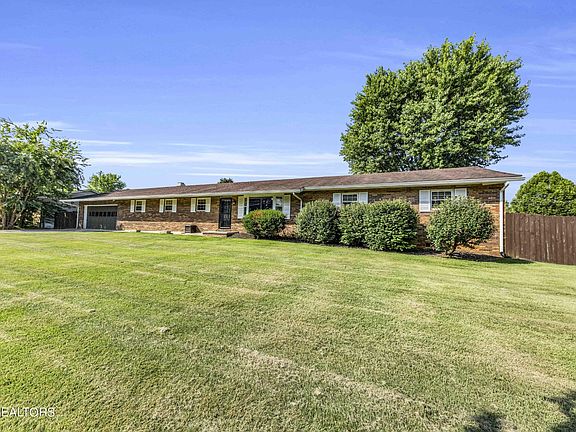 3rd image of 213 Geronimo Rd