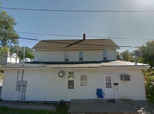 628 Franklin St APT 1, Galena, IL 61036