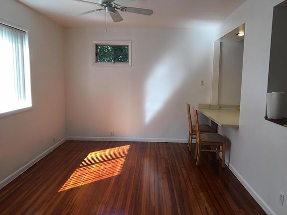 3rd image of 35 Robertson Ave