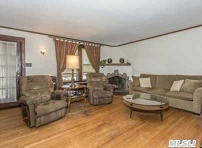 3rd image of 65 Dartmouth St