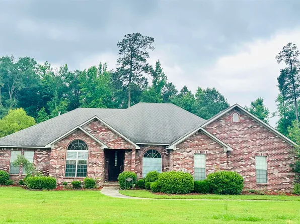 109 Timber Hills Dr, El Dorado, AR 71730