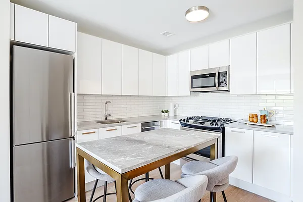 Rented by C & C Apartment Management, LLC | media 17