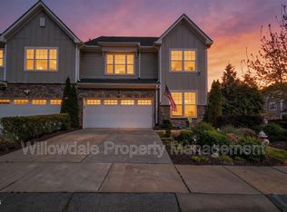 902 Green Ash Ln, Cary, NC 27513