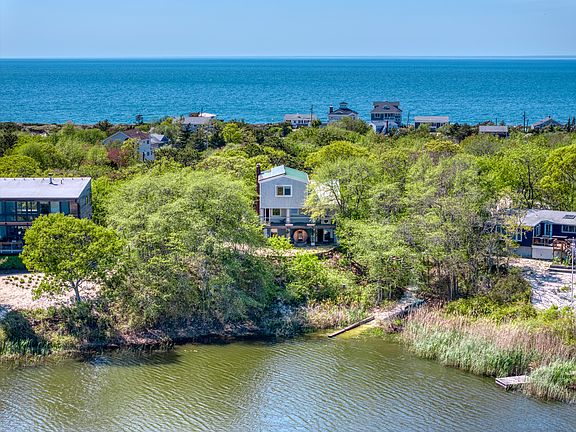 2nd image of 2045 Lake Dr