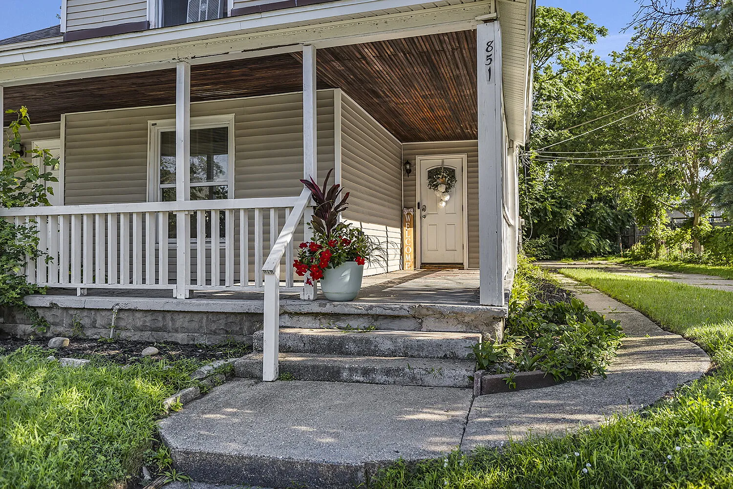 3 bed, 1.0 bath, $1,875 — Photo 1