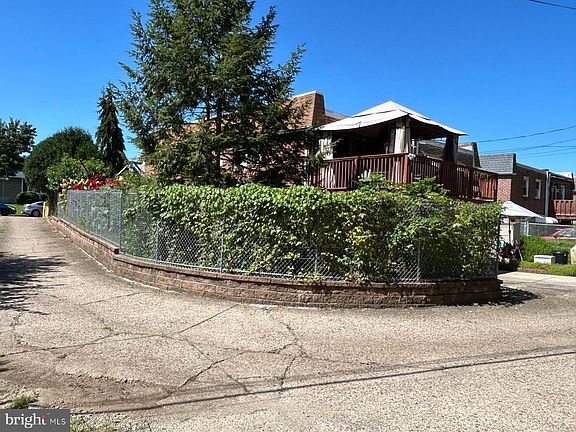 4th image of 8519 Benton Ave
