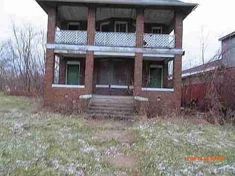 1833 E Grand Blvd