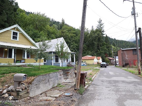 4th image of 927 Residence St