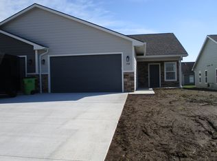 1108 Diamond Head Rd, Ottawa, KS 66067